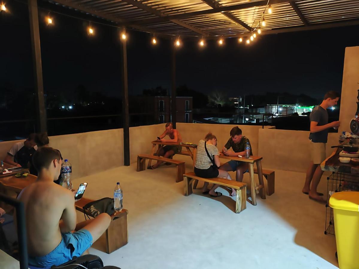 New Friends Hostel & Bar Adults Only Valladolid  Exterior foto