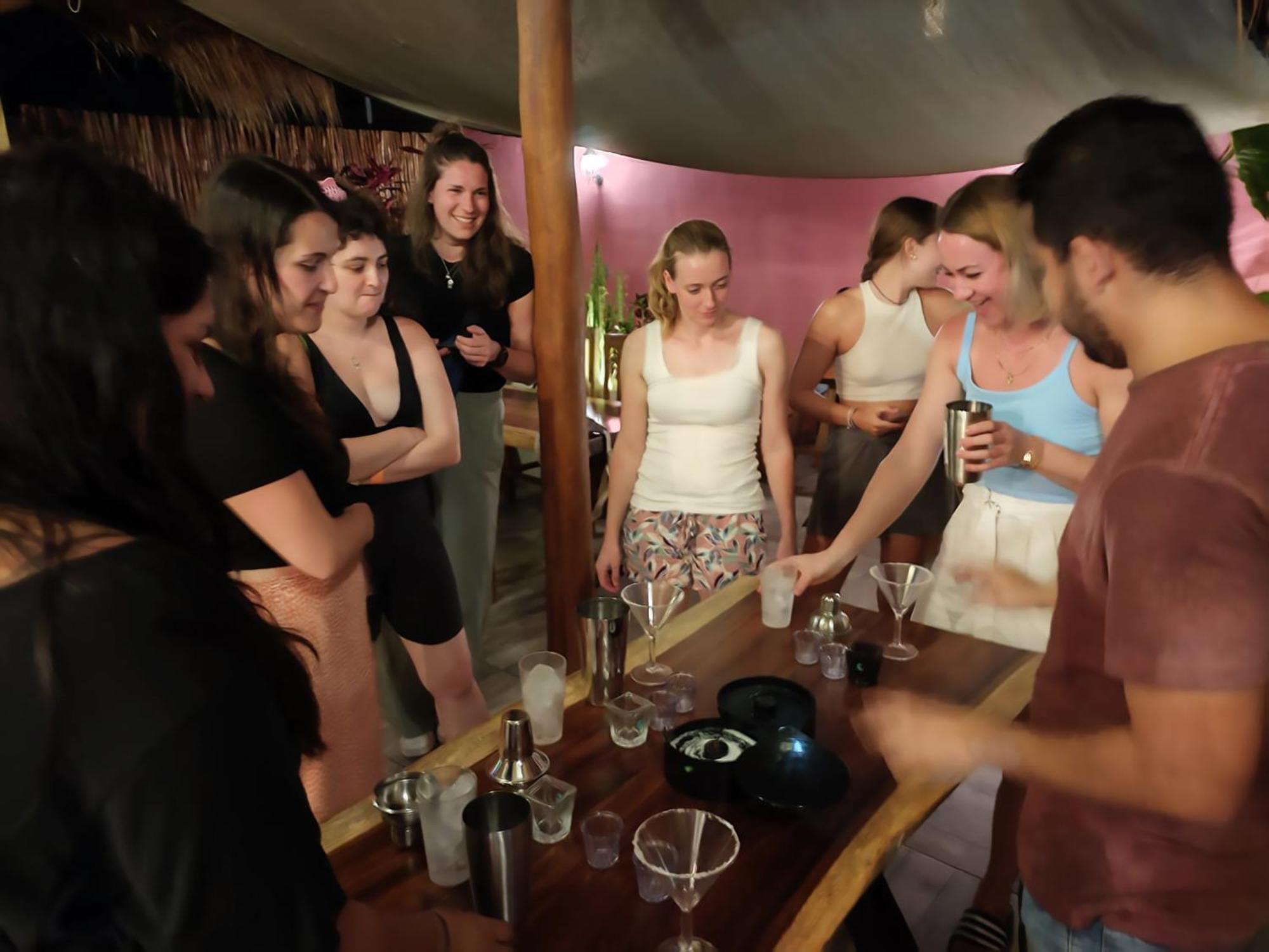 New Friends Hostel & Bar Adults Only Valladolid  Exterior foto