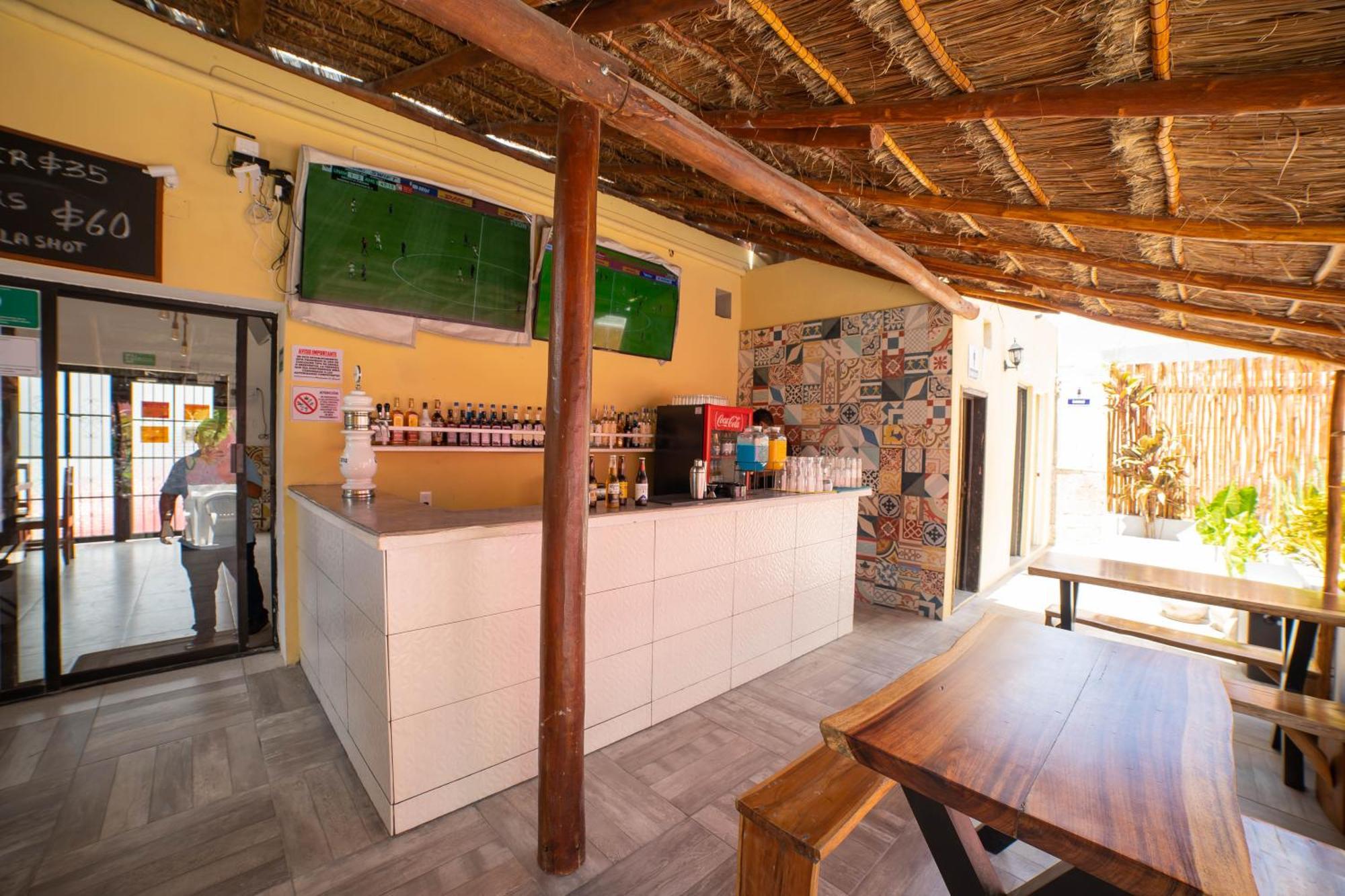 New Friends Hostel & Bar Adults Only Valladolid  Exterior foto